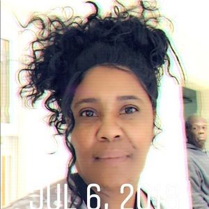 Meet your Posher, Valecia